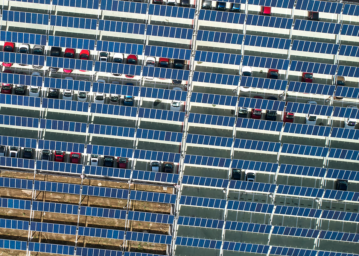 Weltweit größtes Solarcarport in Italien - Symbolbild